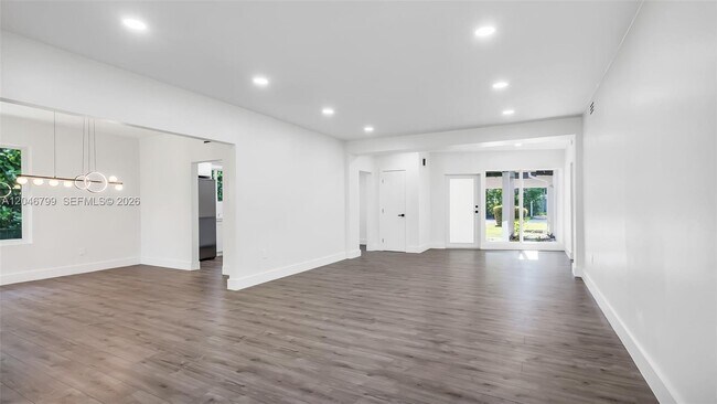 Photo - 1500 NE 13th Pl