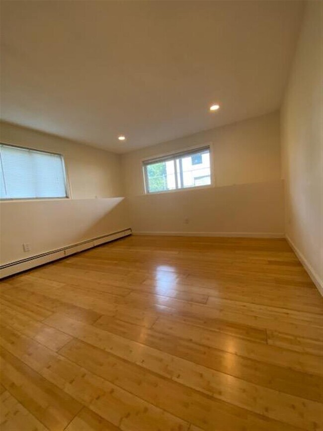 Photo - 126 Clifton St Unit 5