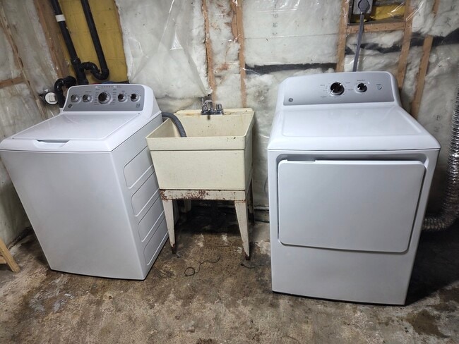 Laundry - 32157 Co Rd 1