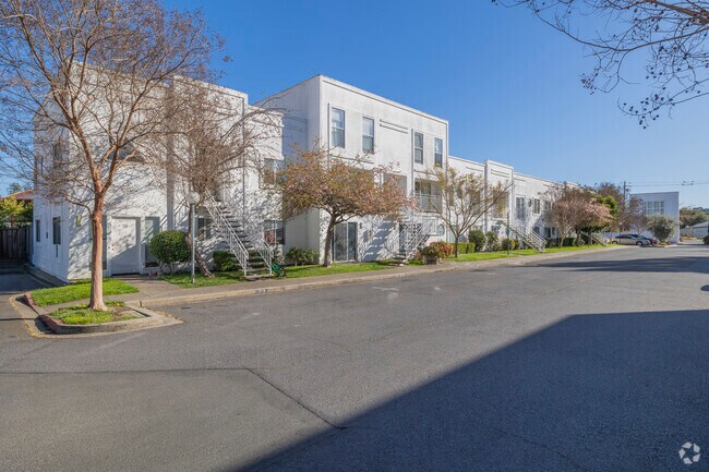 Exterior alternativo - Napa Creek Apartments