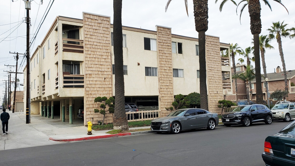 Photo - 111 10th St (Seal Beach, CA)