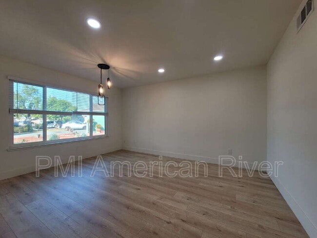 7933 Valley Green Dr