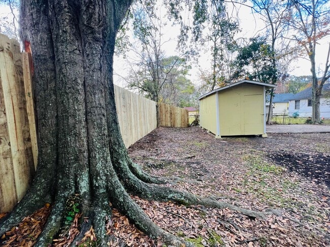 Photo - 3993 Lynn St