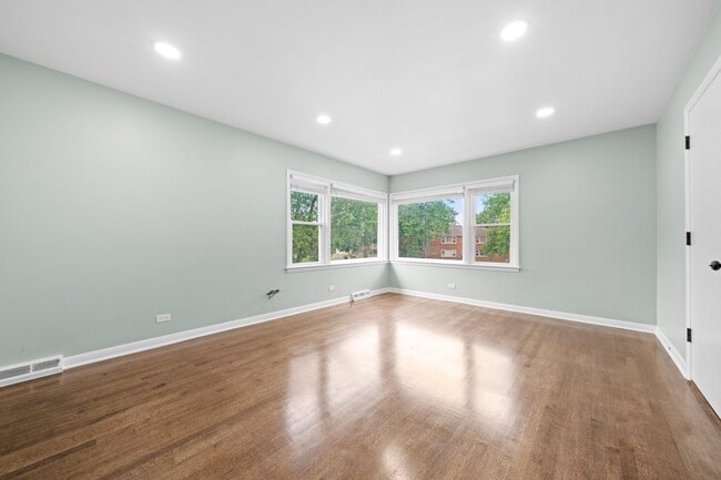 Photo - 10537 Austin Ave Unidad 2