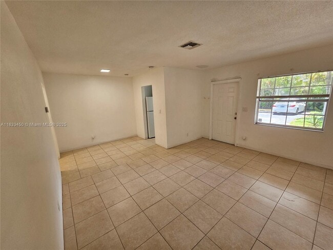 Photo - 2325 Taylor St Apartment Unit 4