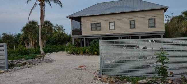 Photo - 120 Gasparilla St