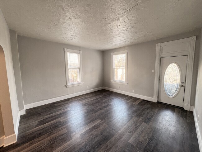 Photo - 109 S 13th St