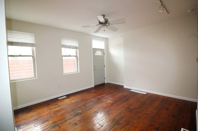 2104 Carey Wy