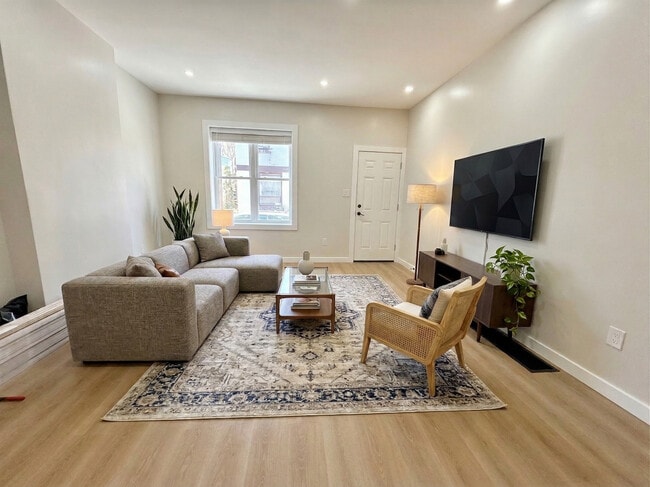 Photo - 1729 LeCount St