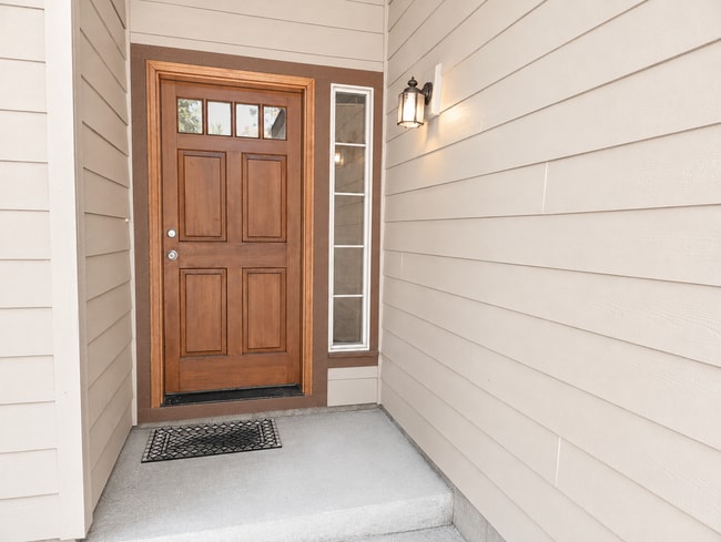 Photo - Spacious 3BR Home with Private Yard Near Alpenglow Park