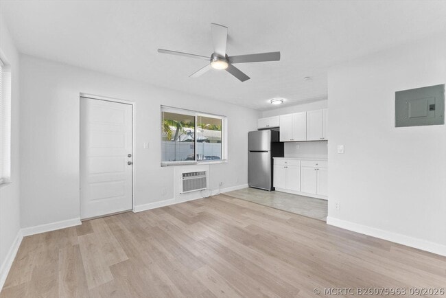 1632 NE 4th Pl