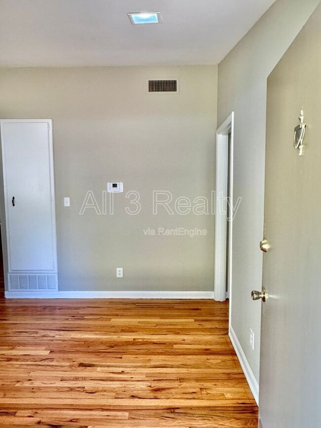 Photo - 3600 Nottingham Rd