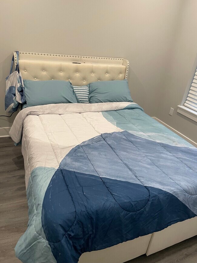 Photo - 5237 Chancellor St