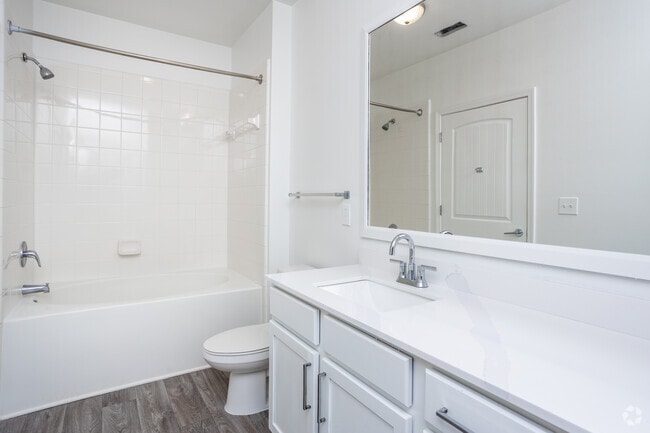 2BR, 2BA - 1,202 SF