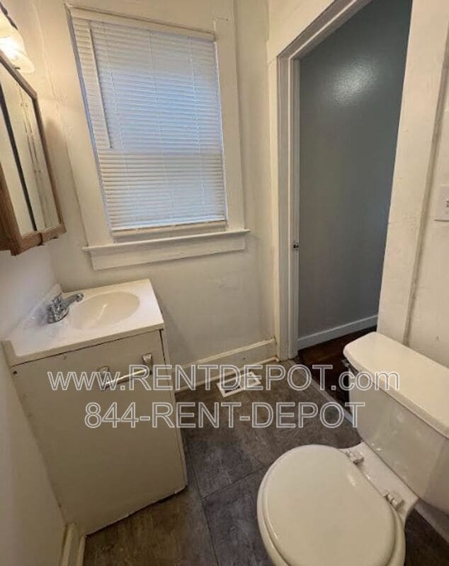 Photo - 1329 E Illinois St