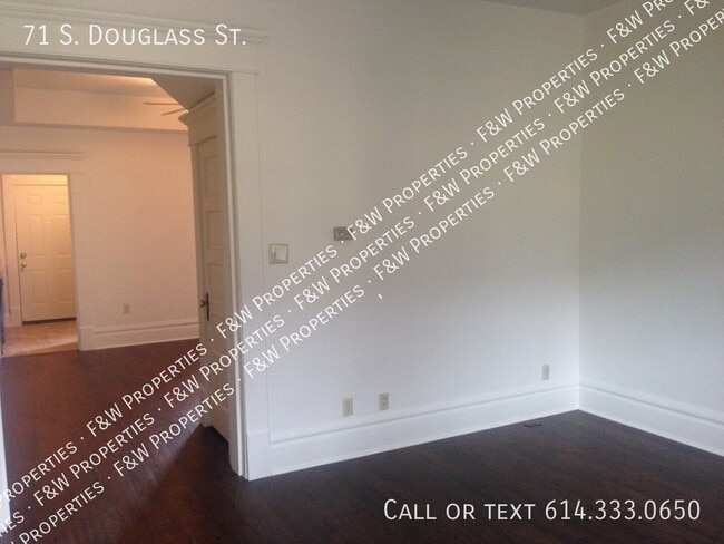 71 S Douglass St