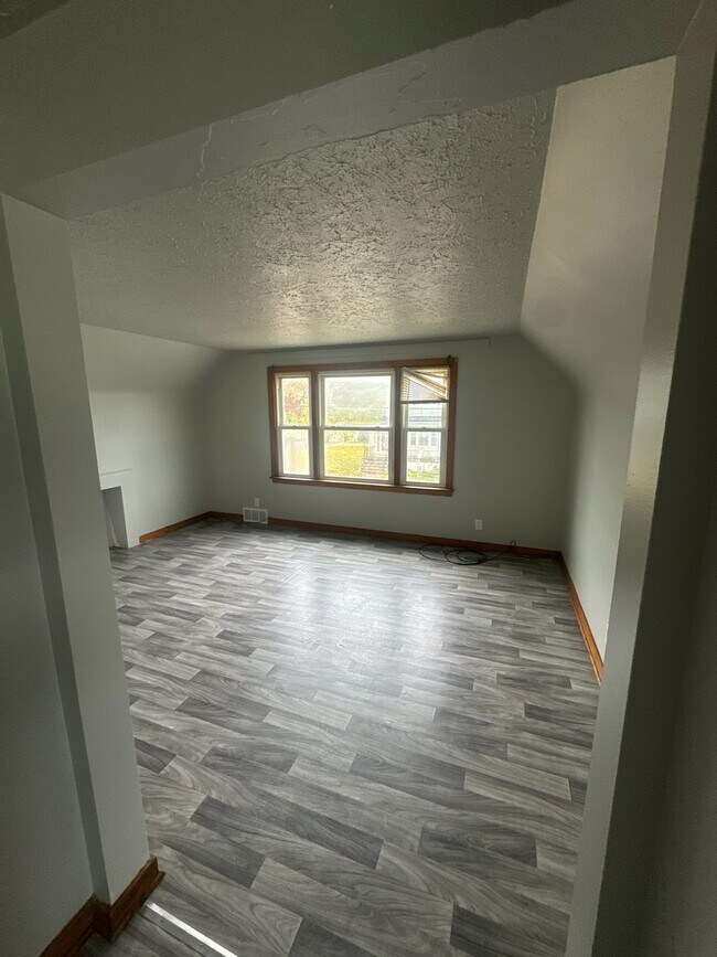 Photo - 80 Haller Ave Unit Upper