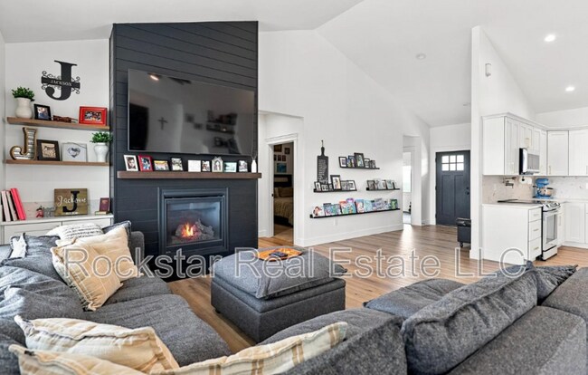Photo - 530 W Summit Ave