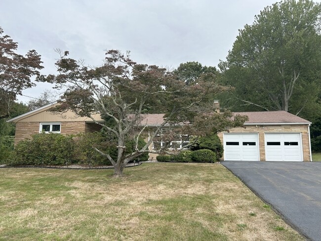 Building Photo - 63 Rolling Ridge Rd Rental