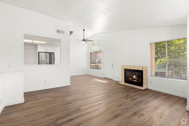 Building Photo - BRAND NEWLY RENOVATED 3BD/2BA Condo in the...