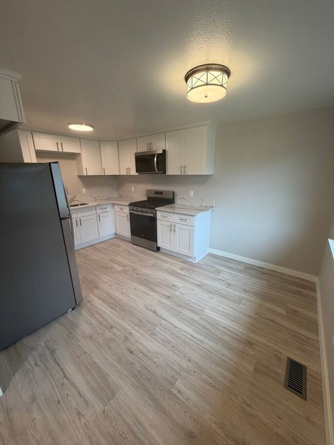 Photo - Newly Remodeled Large 2 Bedroom!