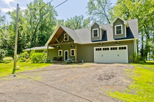 Photo - 30 Cove Island Rd