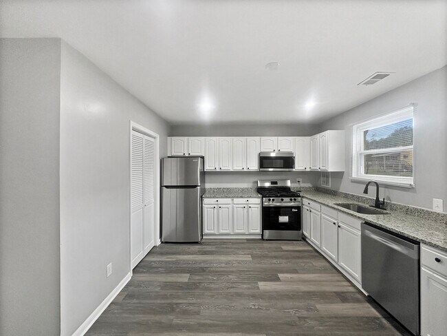 Photo - 4344 Roberton Ave Townhome