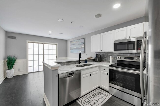 Photo - 3285 Newbury Pl