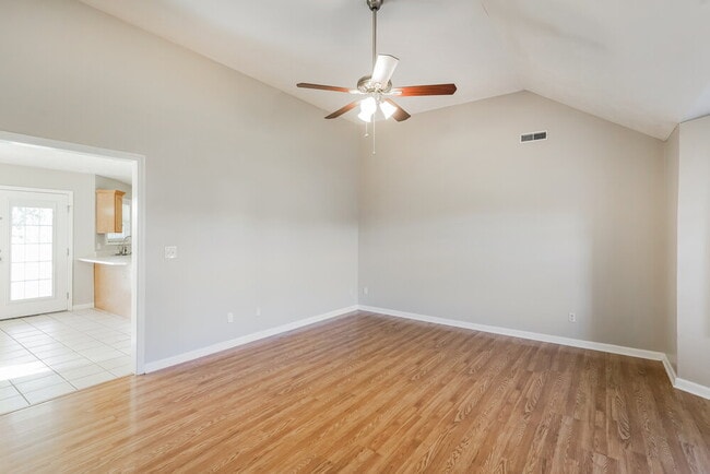 Photo - 107 Blythe Ct