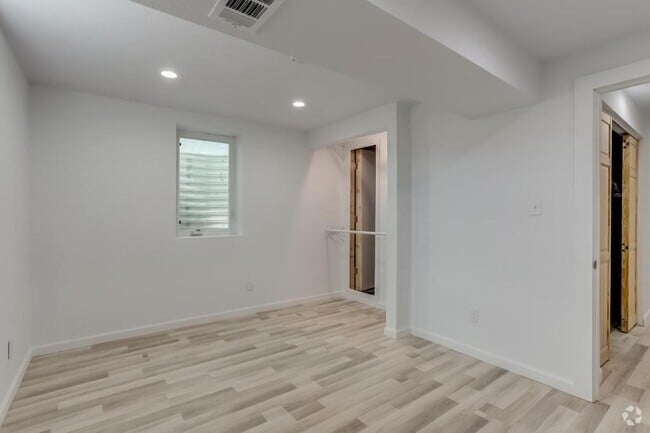 Building Photo - 7520 W Bails Ave Rental