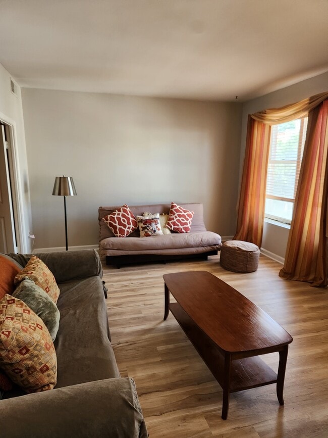 Photo - 1737 P St NW Unidad 402