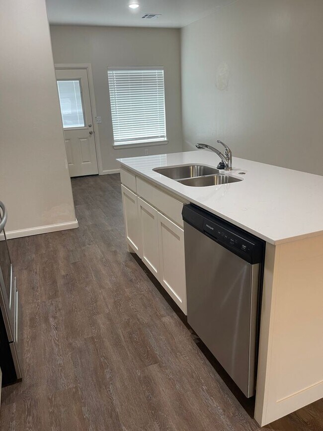 Photo - 3 bedroom 2 bath duplex in Newcastle
