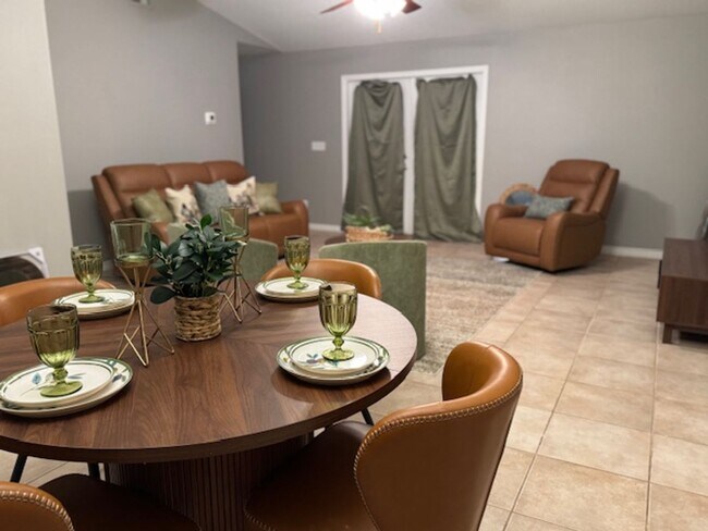 Photo - 1833 Sundown Dr