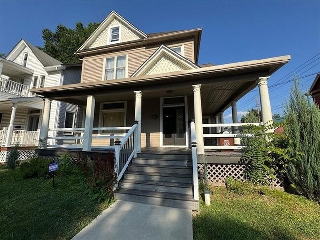Building Photo - 401 N McKean St