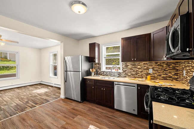 Photo - 143 Kneen St Unit 1st floor