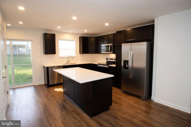 Photo - 117 WYTHE Way