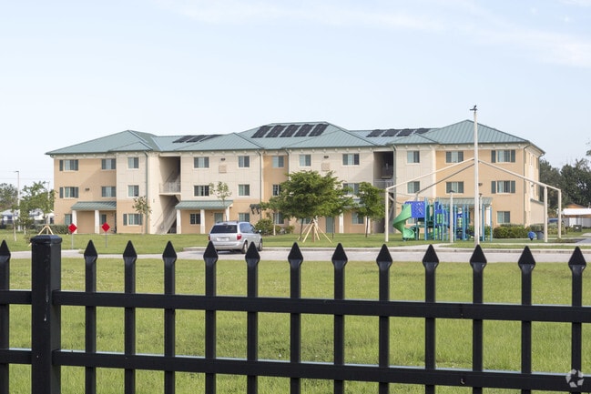 Building Photo - East Pointe Place Rental