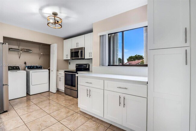 Photo - 9937 NW 9th St Cir
