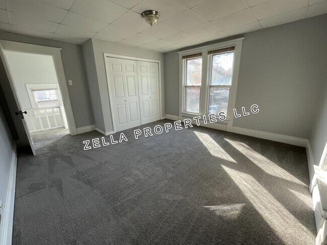 Photo - 407 E Burgess St