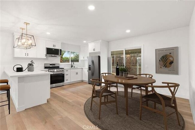 Photo - 2875 Myers St