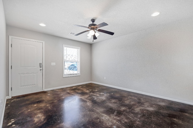 Photo - 19 Lawrence Rd 434 Unit 18