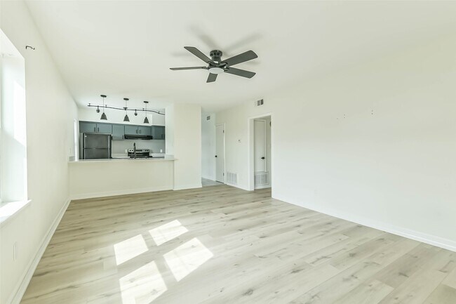 5922 Fairdale Ln Unit C