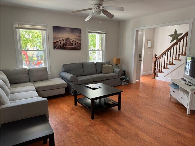 Photo - 20 Narragansett Ave