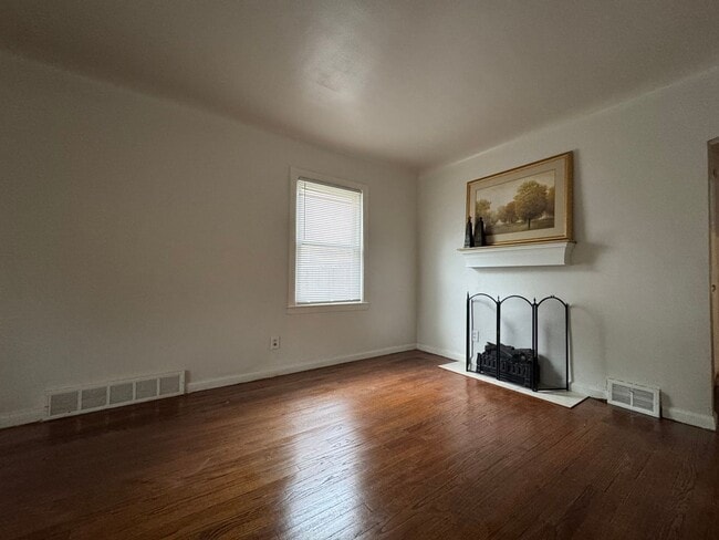 Photo - 18667 Algonac St