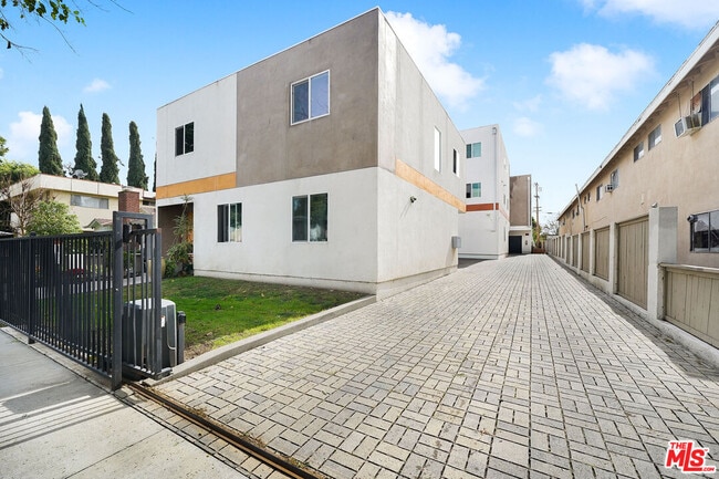 Building Photo - 14228 Sylvan St