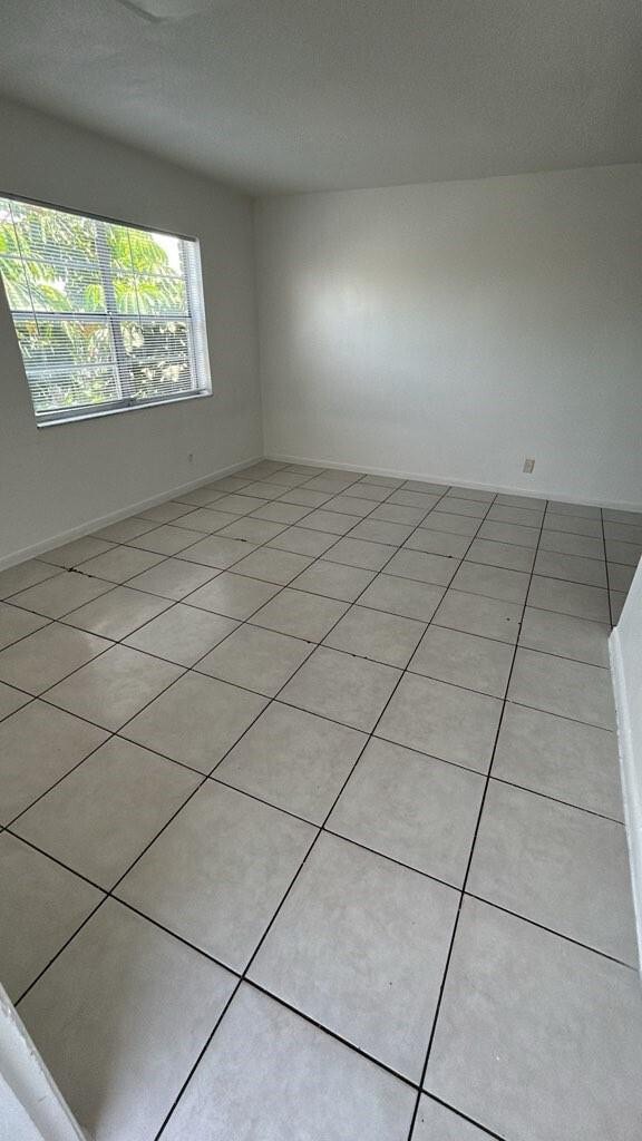 Photo - 2245 Madison St