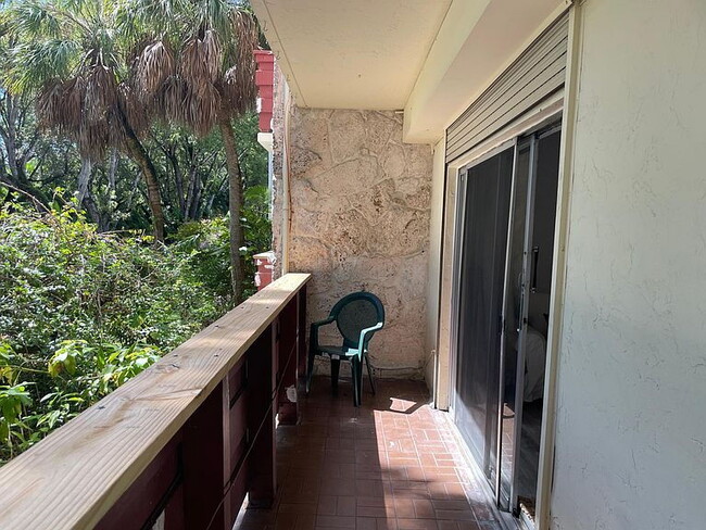 Photo - "Charming 1-Bedroom Oasis with Spacious Living in the Heart of Coral Gables!"