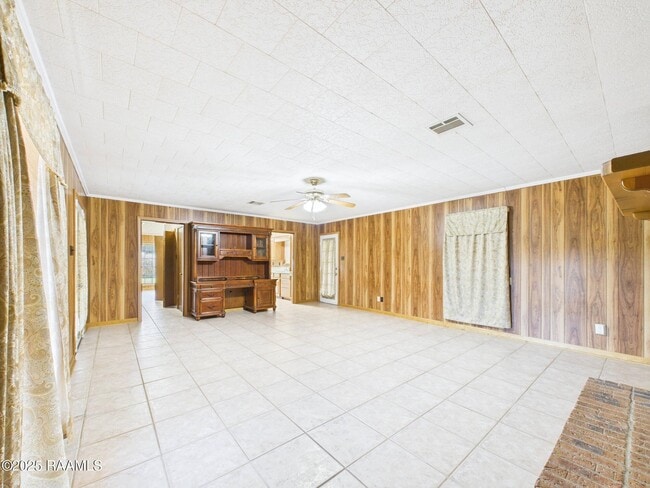 Photo - 905 Braquet Rd