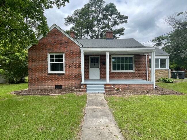 Building Photo - 701 S Andrews Ave