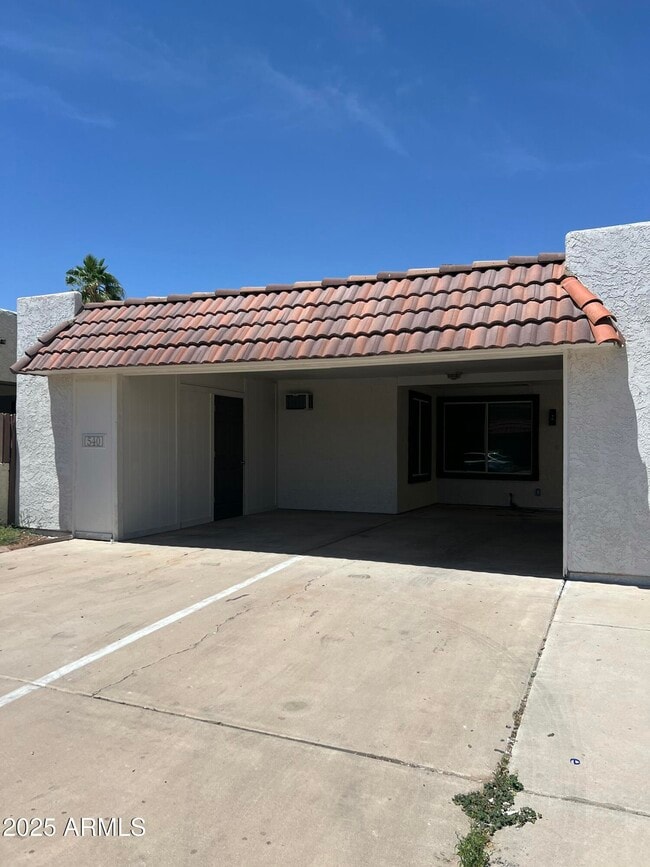 Photo - 540 E Royal Palms Dr House